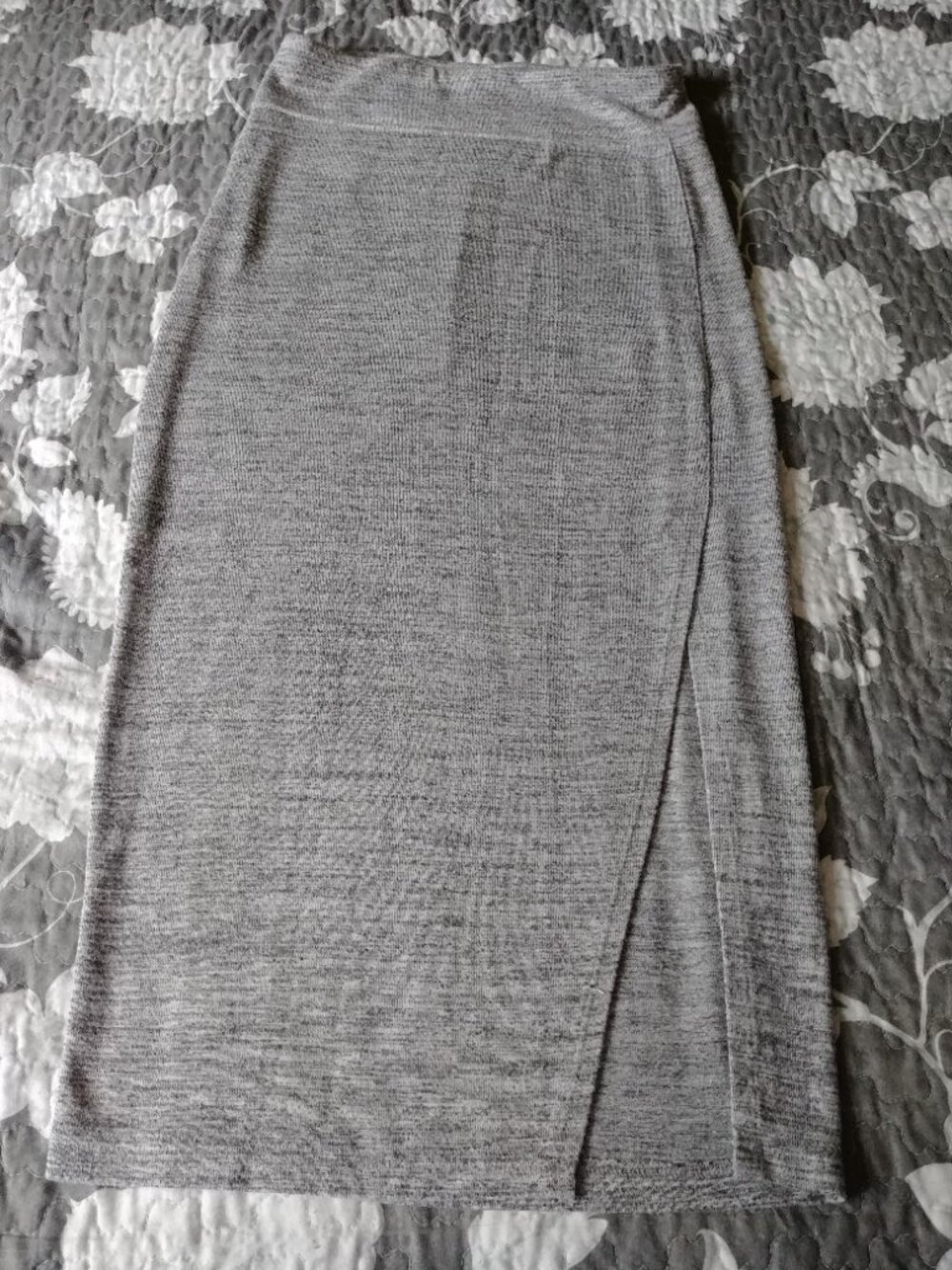 Dynamite  Light Grey Speckled Skirt, Small, Below Knee, Gently Used.